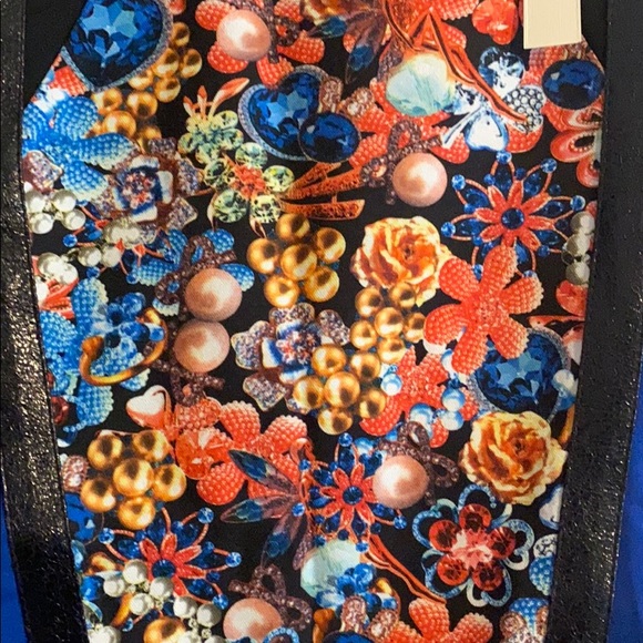 Skirt - Picture 3 of 7